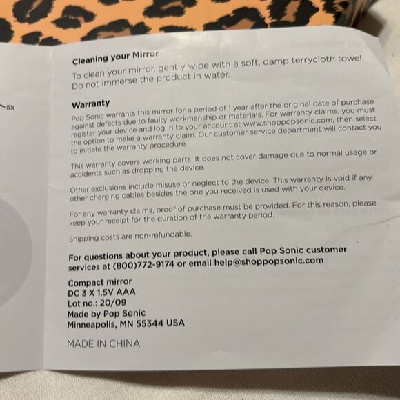 Pop Sonic Leopard Compact Mirror with 1X & 5X magnifier.  FIRM PRICE - Picture 6 of 8